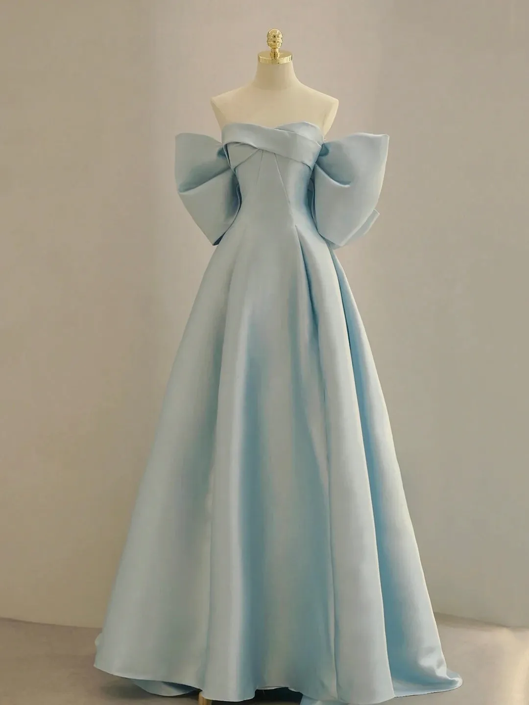 Charming Blue Satin Long Prom Dress with Big Bow A-Line Sweetheart Neck Formal Dress